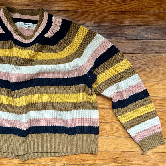 Madewell stripped, cropped sweater. Size small - Picture 4 of 6